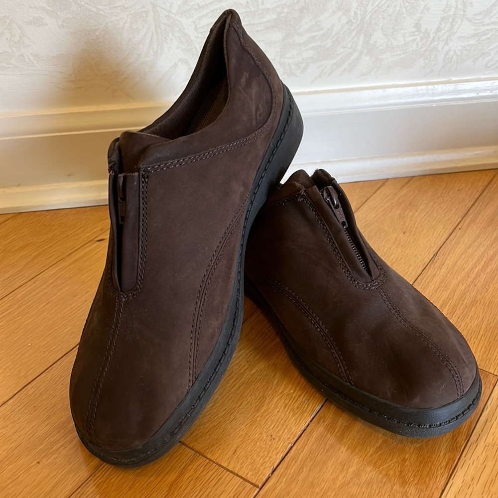 Easy Street Brown Sneakers